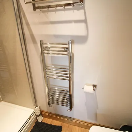 Hillcrest Studio, Holiday home
