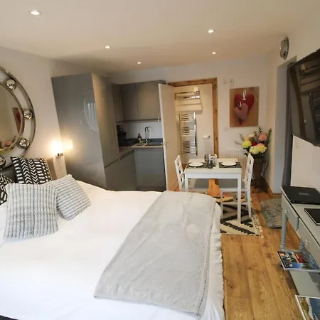Hillcrest Studio, Holiday home Penrith